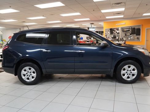 Used 2016 Chevrolet Traverse LS FWD image 13