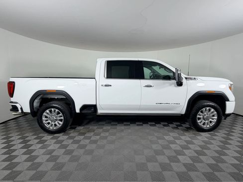 Used 2022 GMC Sierra 2500 Denali image 2