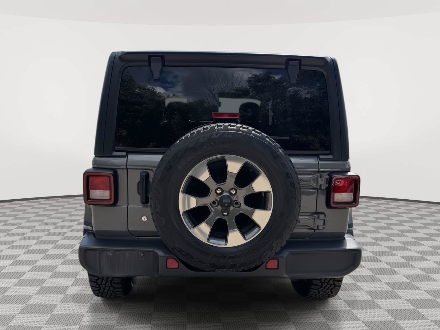 Used 2019 Jeep Wrangler Unlimited Sahara AWD/4WD image 8
