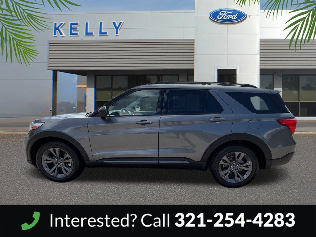 Used 2021 Ford Explorer XLT w/ Equipment Group 202A RWD image 2
