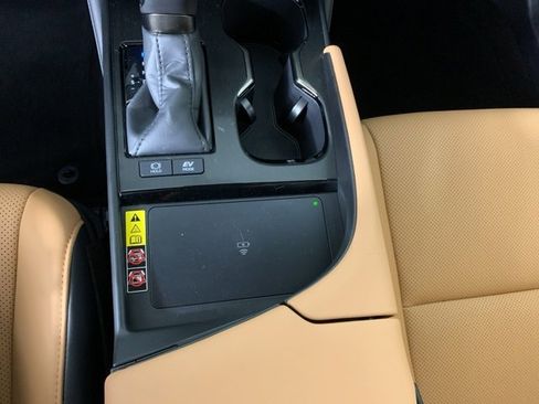 Used 2025 Lexus ES 300h w/ Premium Package image 28