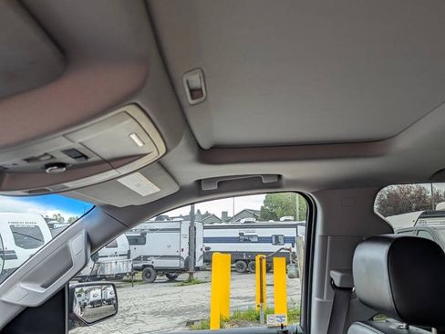 Used 2015 Chevrolet Tahoe LTZ AWD/4WD image 19