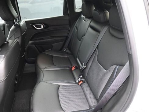 New 2026 Jeep Compass Latitude image 18