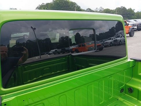 New 2025 Jeep Gladiator Sport S image 9