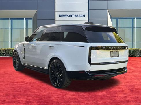 Used 2025 Land Rover Range Rover Autobiography AWD/4WD image 3