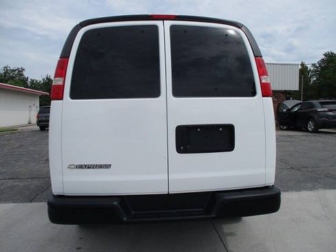 Used 2019 Chevrolet Express 3500 LS RWD image 4
