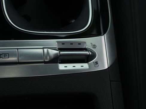 Certified 2024 Kia Carnival SX Prestige FWD image 36