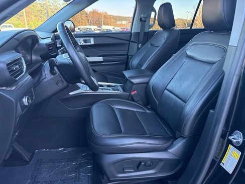 Used 2022 Ford Explorer Limited w/ Equipment Group 301A image 23