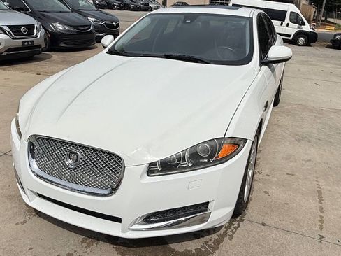 Used 2013 Jaguar XF RWD image 14