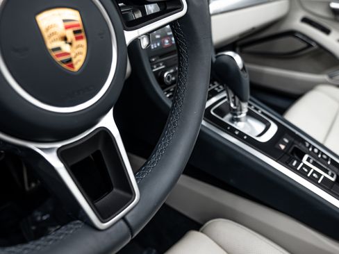 Certified 2018 Porsche 911 Targa 4S AWD/4WD image 22