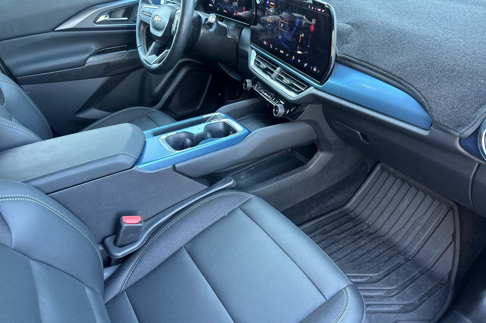 Used 2024 Chevrolet Equinox EV LT w/ LPO, All-Weather Mat Package FWD image 20