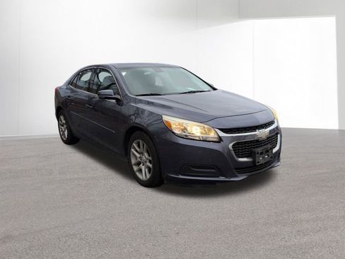 Used 2015 Chevrolet Malibu LT w/ Power Convenience Package image 3