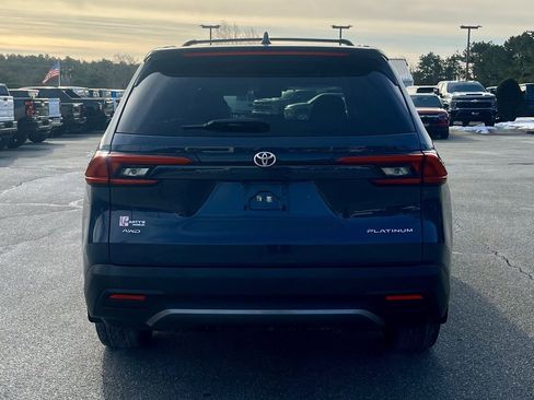 Used 2024 Toyota Grand Highlander Platinum image 4