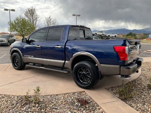 Used 2018 Nissan Titan XD AWD/4WD image 4