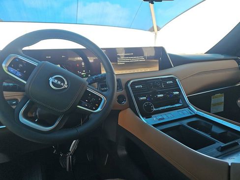 Used 2025 Nissan Armada Platinum Reserve image 12