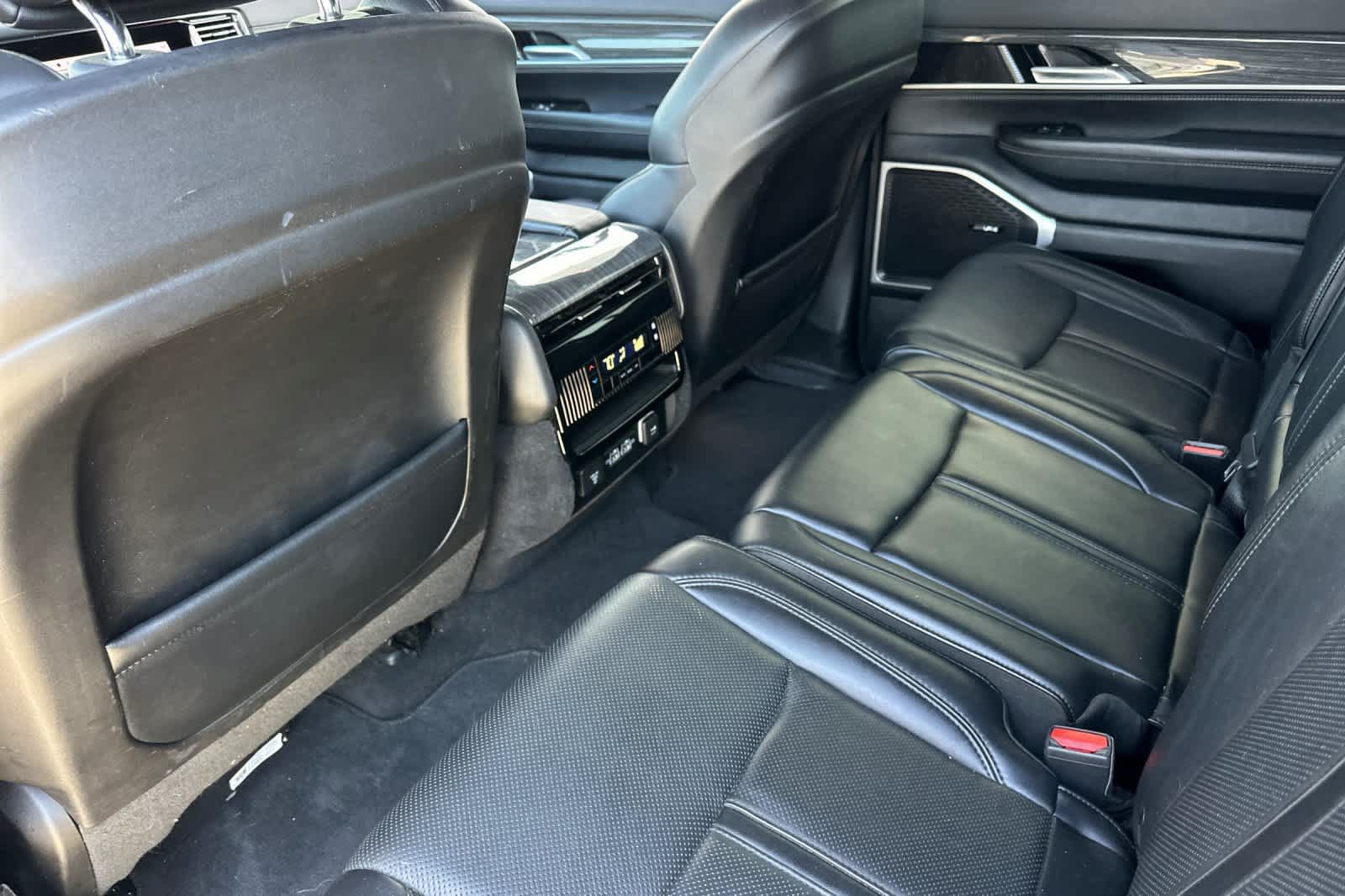 Used 2022 Jeep Wagoneer Series II RWD image 5