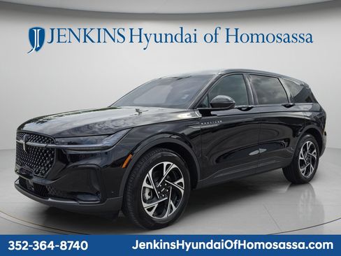 Used 2024 Lincoln Nautilus Premier w/ Jet Appearance Package AWD/4WD image 11