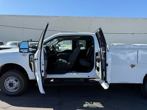 New 2025 Ford F350 XL w/ XL Chrome Package image 24