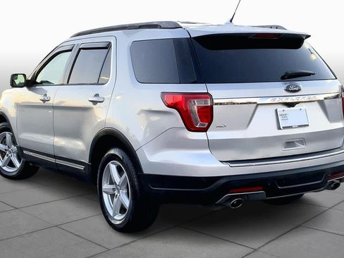 Used 2018 Ford Explorer XLT w/ Equipment Group 202A image 12