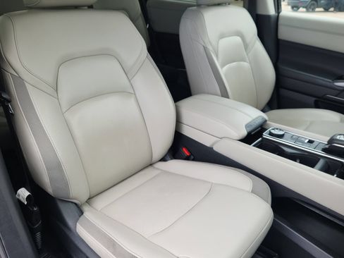 Used 2023 Nissan Pathfinder SL w/ Lighting Package (N92) AWD/4WD image 15