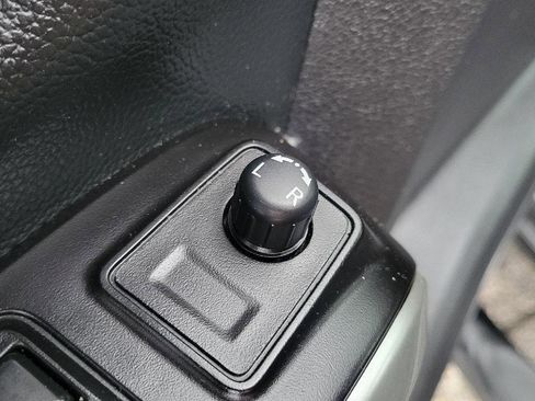 Used 2019 Nissan Titan PRO-4X w/ Pro-4x Utility Package image 8