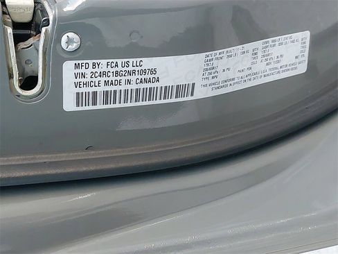 Used 2022 Chrysler Pacifica Touring-L image 31