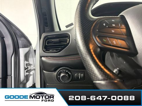 Used 2024 Dodge Durango GT AWD/4WD image 13