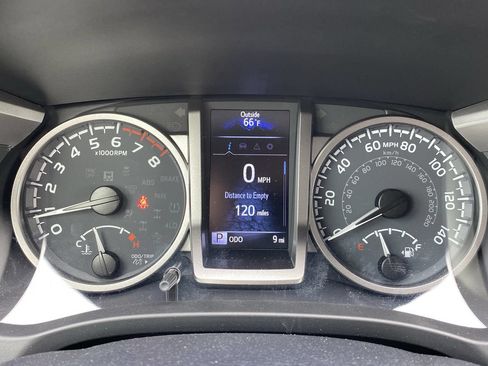 Used 2021 Toyota Tacoma SR5 RWD image 20