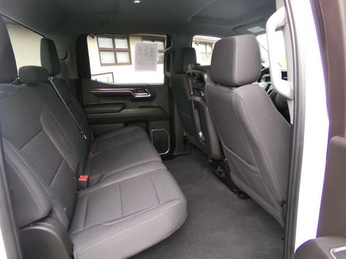 Used 2022 Chevrolet Silverado 1500 LT AWD/4WD image 41