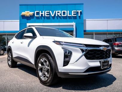 Used 2024 Chevrolet Trax LT w/ Driver Confidence Package