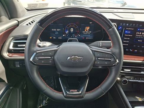 Used 2025 Chevrolet Traverse RS AWD/4WD image 22