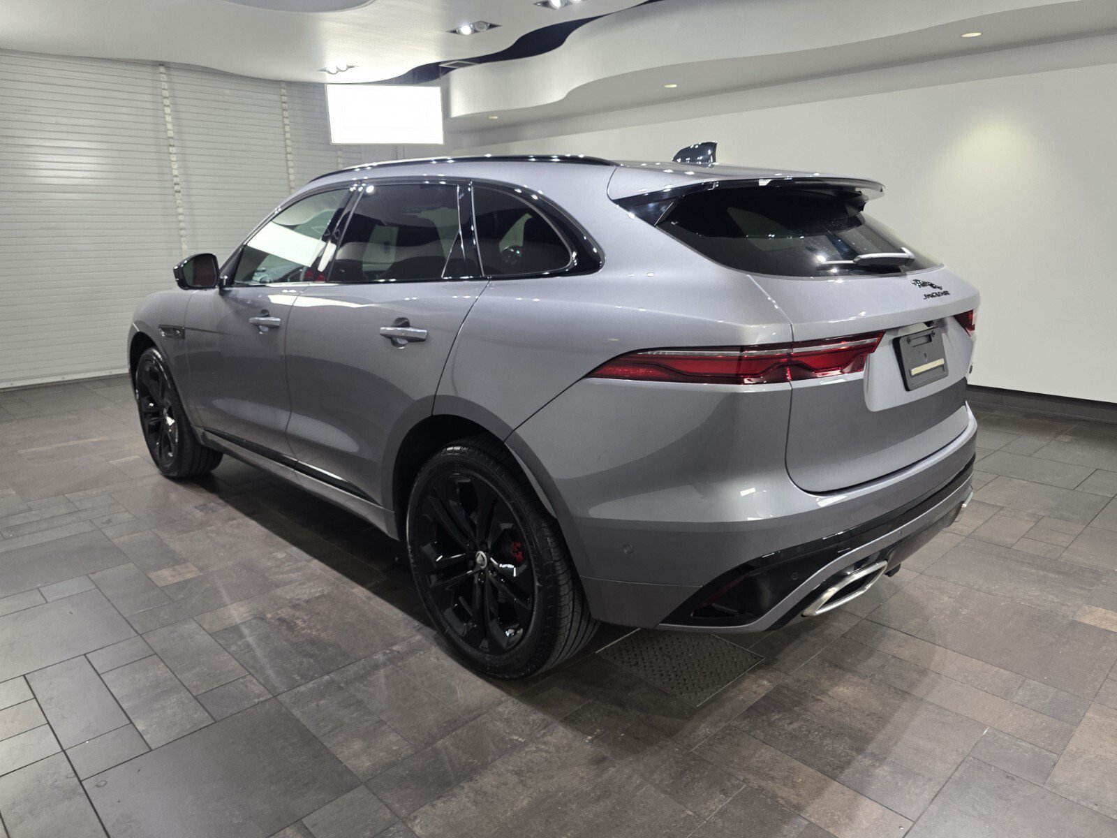 New 2026 Jaguar F-PACE R-Dynamic S AWD/4WD image 4