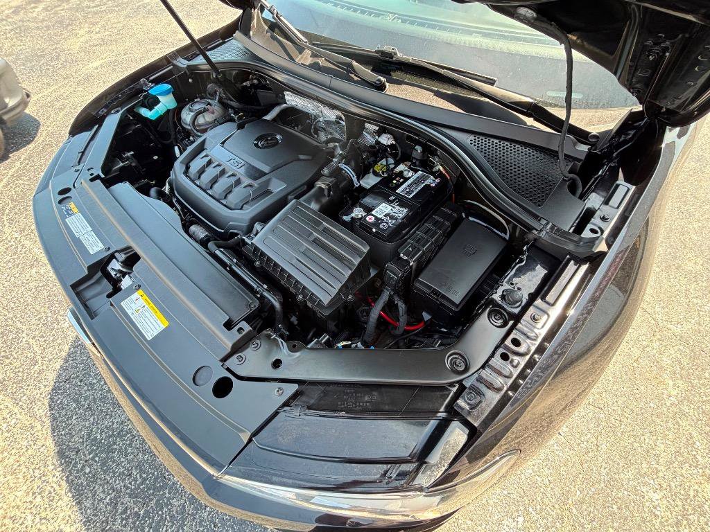 Used 2021 Volkswagen Tiguan SE AWD/4WD image 41