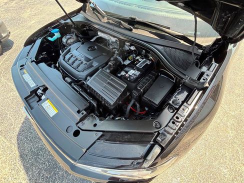 Used 2021 Volkswagen Tiguan SE AWD/4WD image 41
