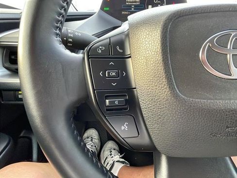 Used 2024 Toyota Prius LE image 16