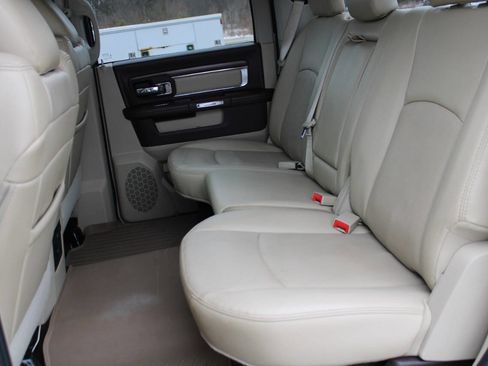 Used 2017 RAM 1500 Laramie w/ Convenience Group image 39