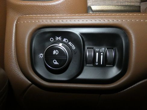 Used 2024 RAM 2500 Limited w/ Safety Group image 23