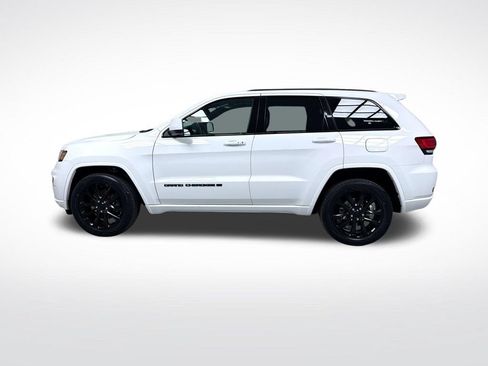 Used 2022 Jeep Grand Cherokee Laredo X AWD/4WD image 3