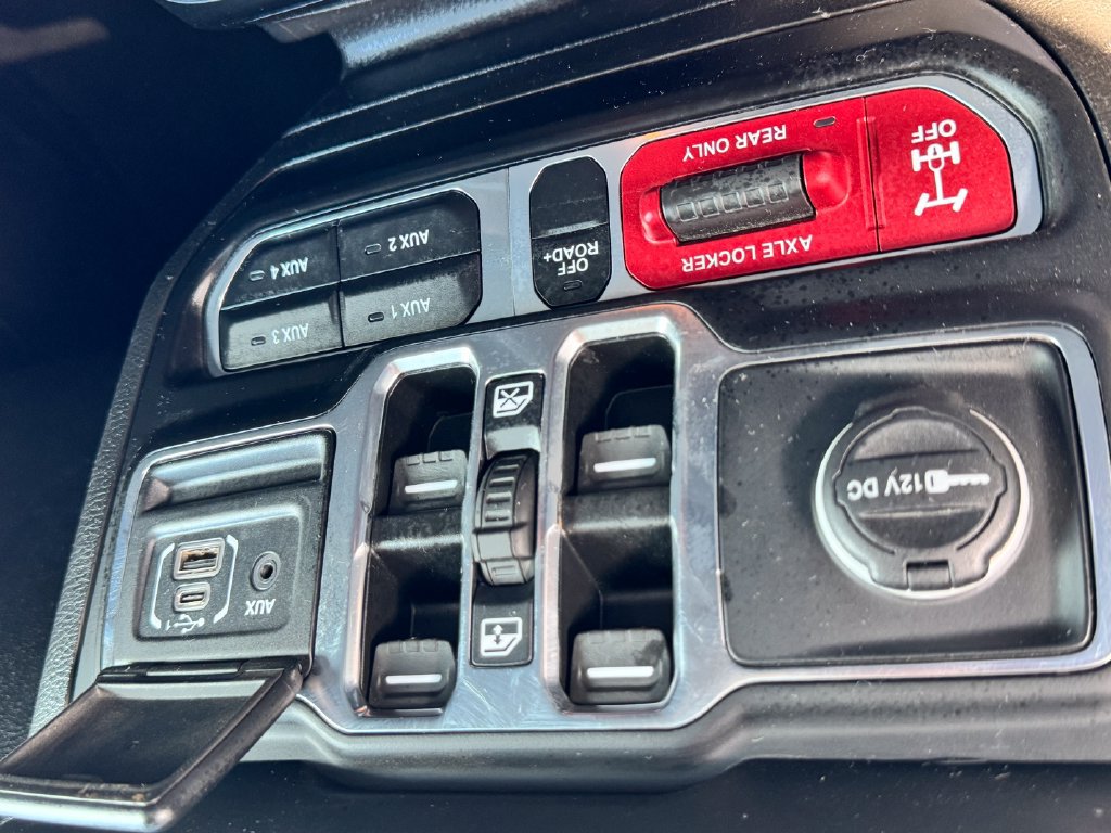 Used 2023 Jeep Gladiator Mojave w/ LED Lighting Group AWD/4WD image 22