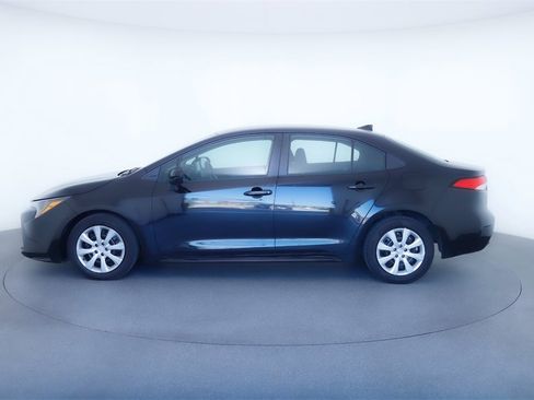 Used 2023 Toyota Corolla LE image 2