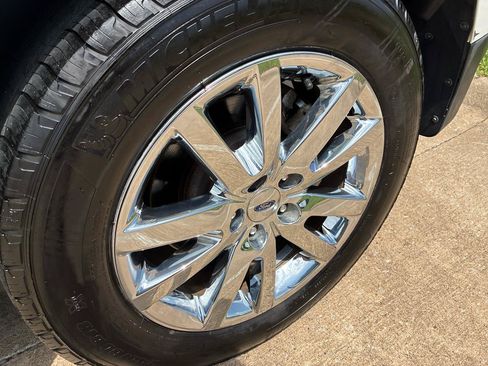 Used 2014 Ford Edge SEL w/ Equipment Group 205A FWD image 12