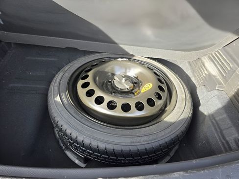 Used 2024 Chevrolet TrailBlazer RS w/ Driver Confidence Package image 28