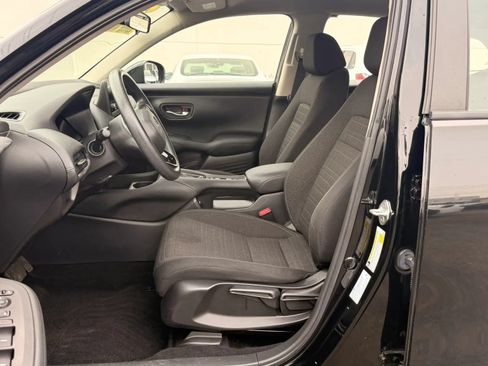 Used 2023 Honda HR-V LX image 12