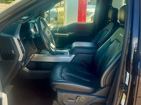 Used 2019 Ford F150 Platinum w/ Equipment Group 701A Luxury AWD/4WD image 9
