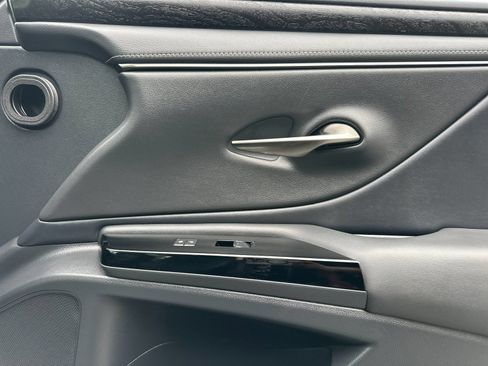 Used 2022 Lexus ES 300h w/ Premium Package FWD image 19