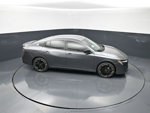 New 2026 Nissan Sentra SR w/ SR Premium Package FWD image 20