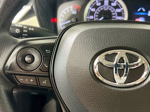 Used 2021 Toyota Corolla LE image 18