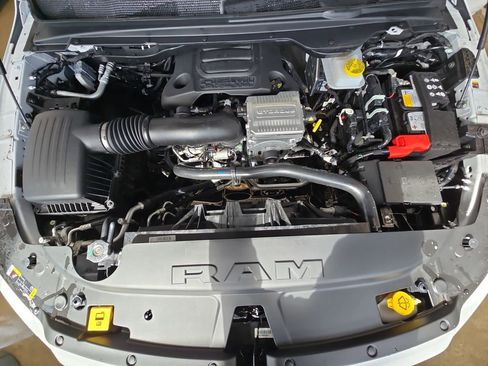 New 2026 RAM 1500 Laramie AWD/4WD image 31