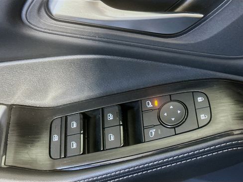 Used 2025 Nissan Rogue SV AWD/4WD image 15