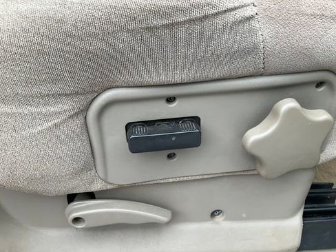Used 2002 Chevrolet Suburban LS RWD image 18
